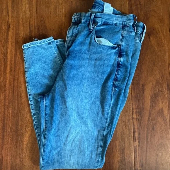 Good American Good Waist Jeans - Picture 1 of 4
